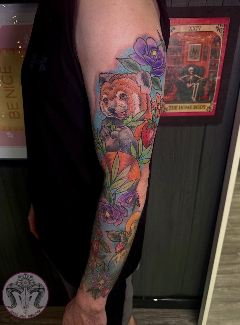 Colour red panda sleeve with flowers and strawberries